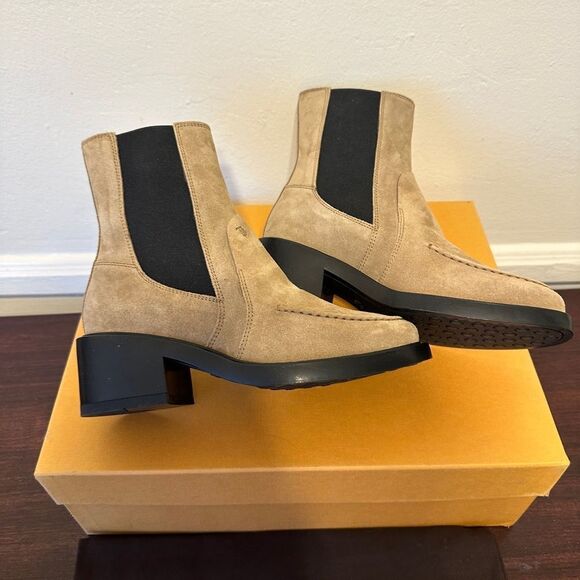 TOD’S Women's Tronchetto  Tan Suede Ankle  Boots size 5 1/2 - Picture 2 of 11